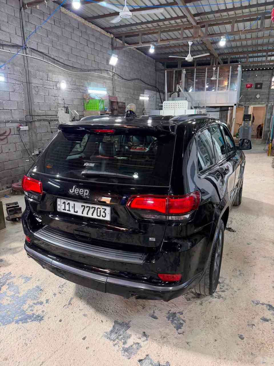 السلام عليكم
جيب شيروكي للبيع 
محرك 3.6 V6 
موديل 2020
سيارة وكالة هارلم  
تخم تايرات جدد 
بانوراما السيارة 
تدفئة كشنات 
جنطه كهرباء 
السيارة بلادية 
السيارة ندعمت بدراجة بدون ايرباك جاملغ السايق مبدل و ربع الدعاميه الامام مصبوغ 
الممشى 81 الف كيلو 
مكان السيارة الكاظمية 
السعر 270 و بيها مجال 
للاستفسار :***********
