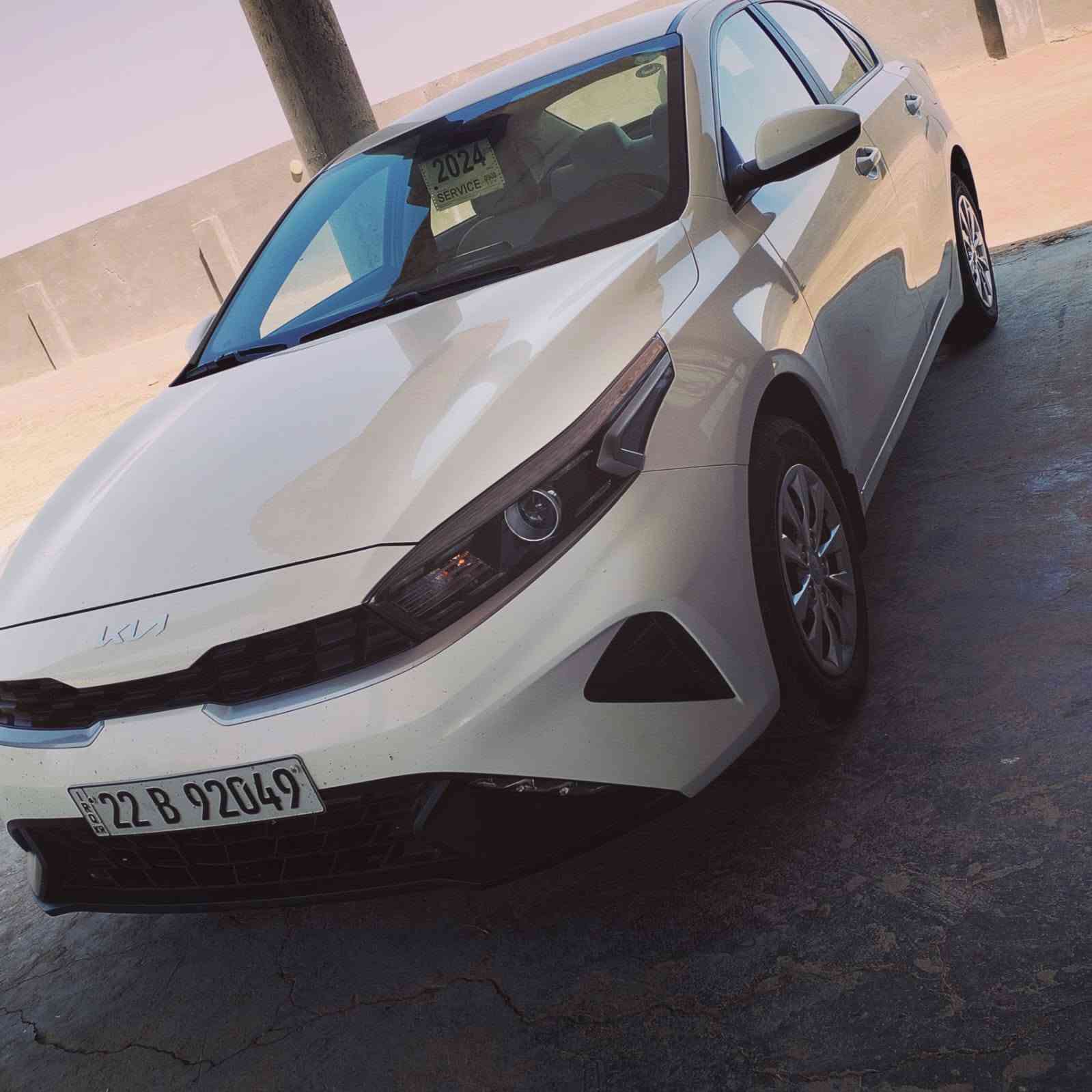 سلام عليكم سيراتو البيع موديل ٢٠٢٤ محرك ١٦٠٠ ماشيه ٧٠ الف تبريد قطعتين داخل الونين الموصفات المعروفه الاستفسار اكثر اتصل على رقم ***********
