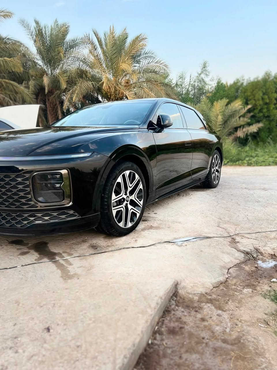 للبيع اومراوس حسب القناعه هيونداي أزيرا 
رقم بغداد تحويل مباشر 👍🏿

هونداي ازيرا موديل 2024✈️

سونار اخل المنشور بيه ٣قطع تبديل 

المحرك : كهرباء بانزين هايبرد 

العداد : 43الف كيلو 

اللون:  اسود فحمي ✅داخل مشمشي

✅ شاشة لمس كبيرة متصل

✅ بلوتوث

✅ نظام ملاحة GPS

✅ كاميرا خلفية

✅ كاميرات 360 درجة

✅ حساسات أمامية وخلفية

✅ تشغيل السيارة عن بُعد 

✅ شاحن لاسلكي

▪️ شاشة عدادات رقمية كاملة

▪️ مقاعد جلد فاخرة

▪️ مقاعد كهربائية مع ذاكرة حفظ

▪️ تبريد وتدفئة المقاعد الأمامية

▪️ دخول وتشغيل ذكي بدون مفتاح

▪️ مثبت سرعة ذكي 

▪️ التحذير من النقطة العمياء

▪️ التحذير من الاصطدام الأمامي

▪️ الفرملة التلقائية للطوارئ

▪️ إضاءة LED كاملة

▪️ ستائر خلفية كهربائية

▪️ باب صندوق خلفي كهربائي

6 حساسات امامي خلفي

شاحن واير ليس
السعر  225$ورقه بيه مجال مكان سياره نجف 
الاستفسار اتصل ‭***********‬ ☎️
