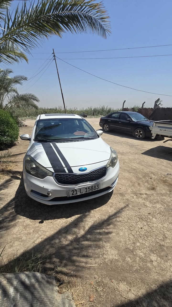 السلام عليكم سيراتو 2014 مكفولة كفالة عامة بيهة بارد شوية بل باب سنوية لل ٣١ مكان واسط الصويرة قريت الراسلة ***********

