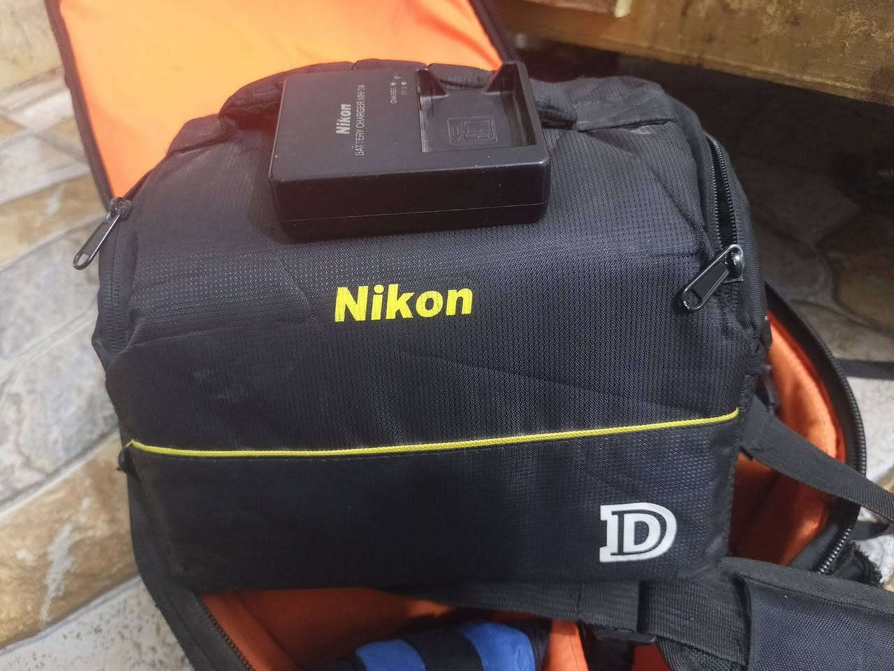 نيكون D3100 • عدسة 18-55 • بدل بايفون