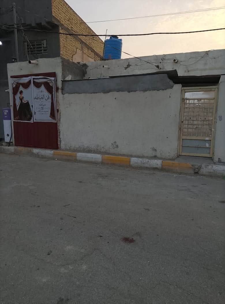 سلام عليكم عقار لبيع حي التجار خلف احسينية الكوثر ع ساحه يقع موقع العقار مبني بيه ٣ مشتملات بيهن ماجرين مع قاعه مساحه العقار ٣٠٠ واقع حال بل طابو ٢٧٢  اي استفسار انتصل ع رقم وتدللون ***********
