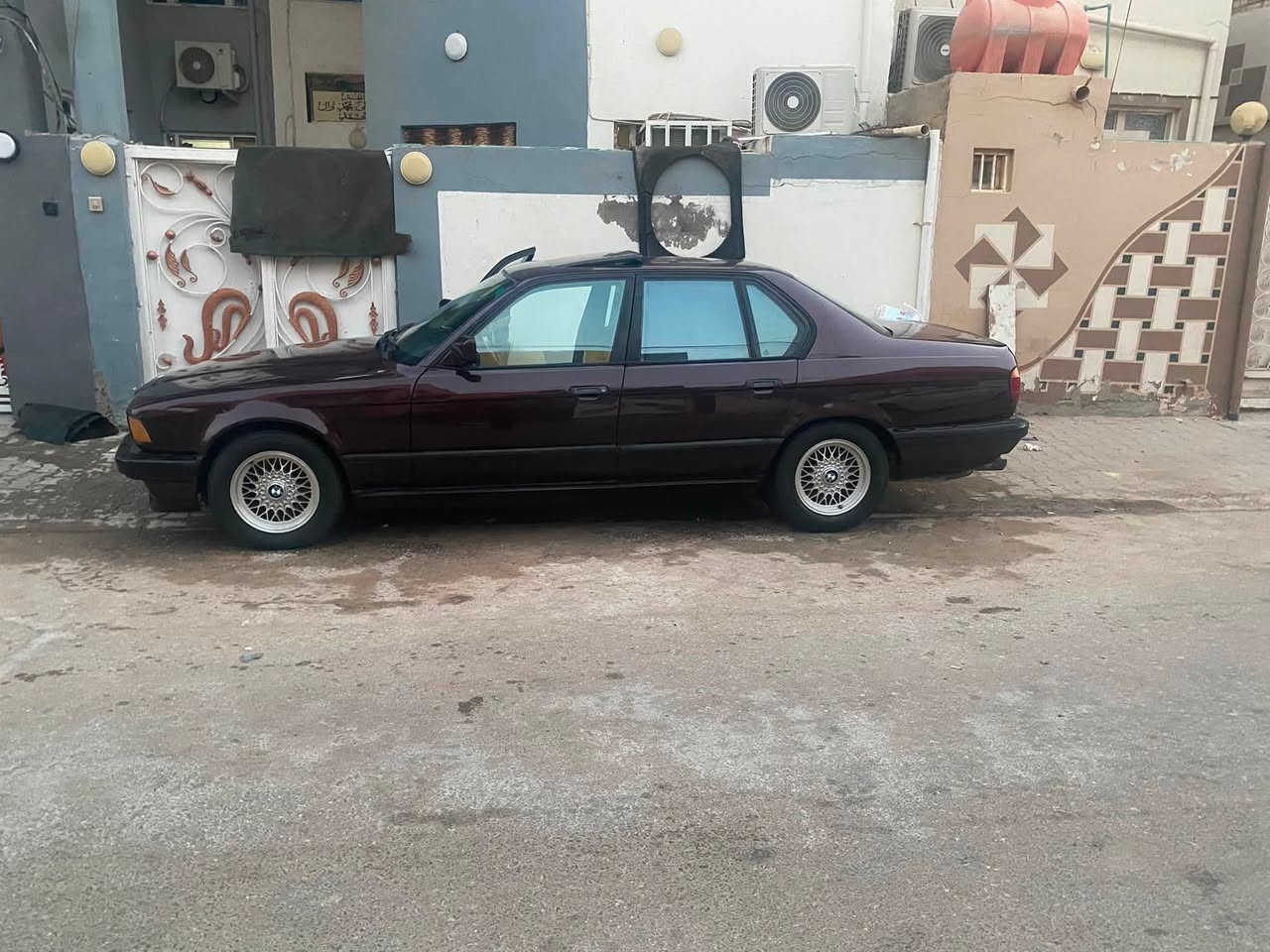 السلام عليكم 740 موديل 93 رقم بغداد باسمي فول دبل جكمجه دبل ايرباك دبل جام جام كهربائي كشنات كهرباء بردات اصل جنطه شفط سلايد روف تبريد كير تمساح تخم تاير السياره معروفه مواصفاتها بيع او مراوس مكاني نجف ***********
