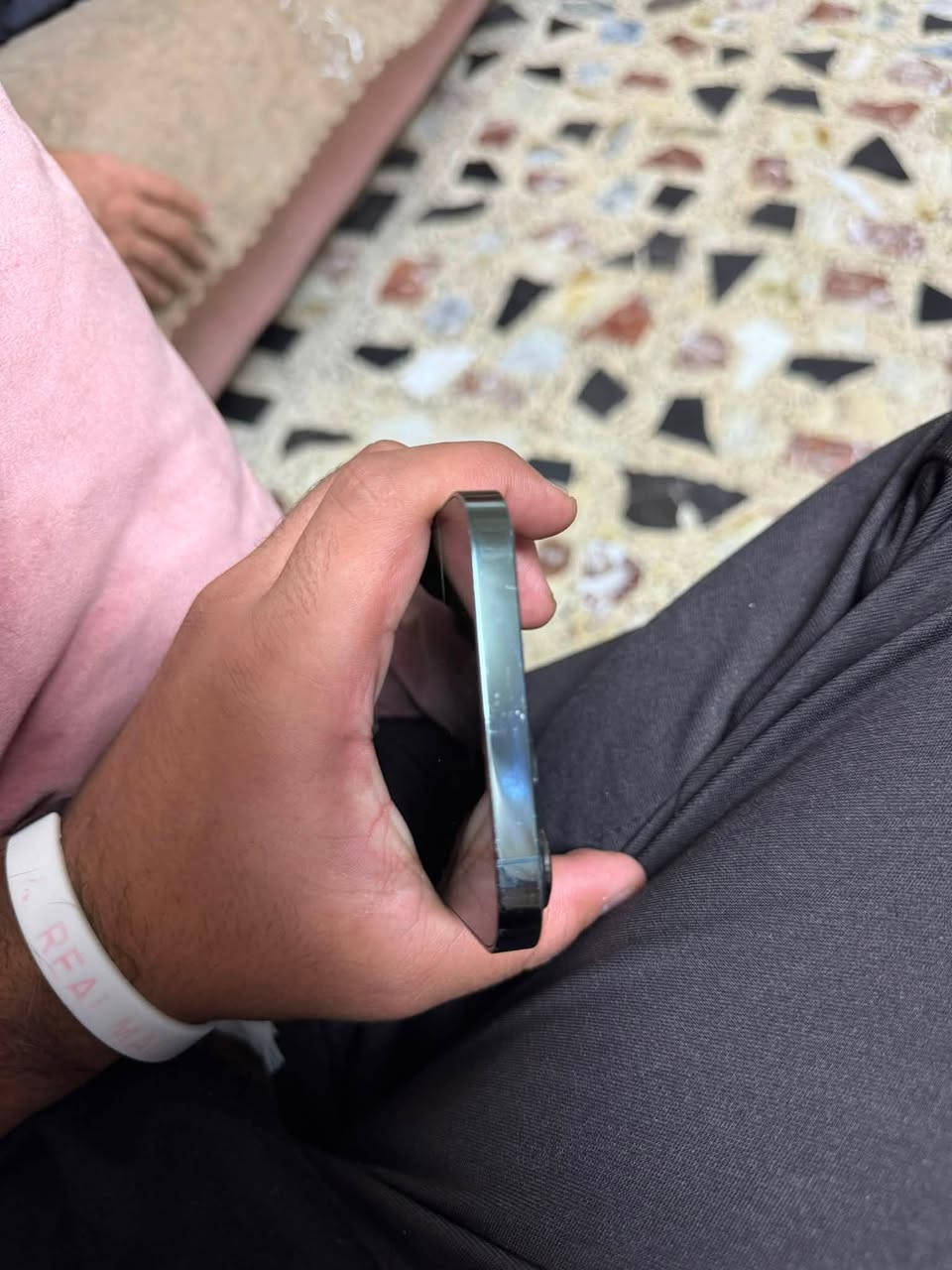 ايفون 13برو ماكس مكفوللل من كلل شيي لجهاز نضيففف نضيففف بطاريه89 ذاكره 256 لون زيتوني لسعر 650او بي مجال حك لجيه لعنوان بغداد حي اور
رقم ***********
