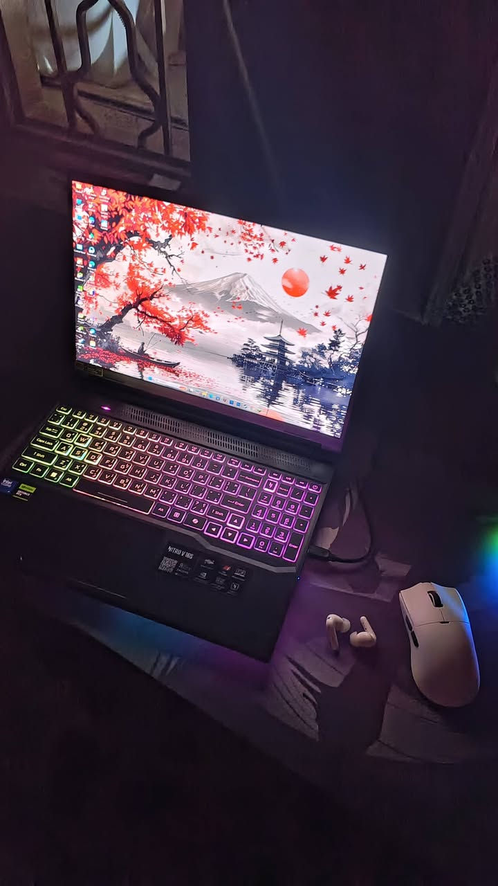 Acer Nitro V 16S
‏الموديل: ANV16S-71-9917
‏اللون: Obsidian Black
‏🖥️ الشاشة: 16 بوصة WUXGA IPS
‏🔄 معدل التحديث: 180Hz
‏⚡ المعالج: Intel Core 9 270H
‏🎮 كرت الشاشة: NVIDIA GeForce RTX 5070 8GB GDDR7
‏🧠 الرام: 16GB DDR5
‏💾 التخزين: 1TB PCIe NVMe SSD (1024GB)
‏📶 الاتصال: Wi-Fi 6 + Bluetooth
‏🔋 البطارية: 76Wh Li-ion
‏🪟 النظام: Windows 11 Home
‏🖥️ الشاشة: IPS بدقة WUXGA ومعدل تحديث 180Hz
‏السعر : 2.500.000 
‏***********
‏الجهاز اجاني هديه مستخدم اسبوع وممحتاجه
‏عنواني نجف
