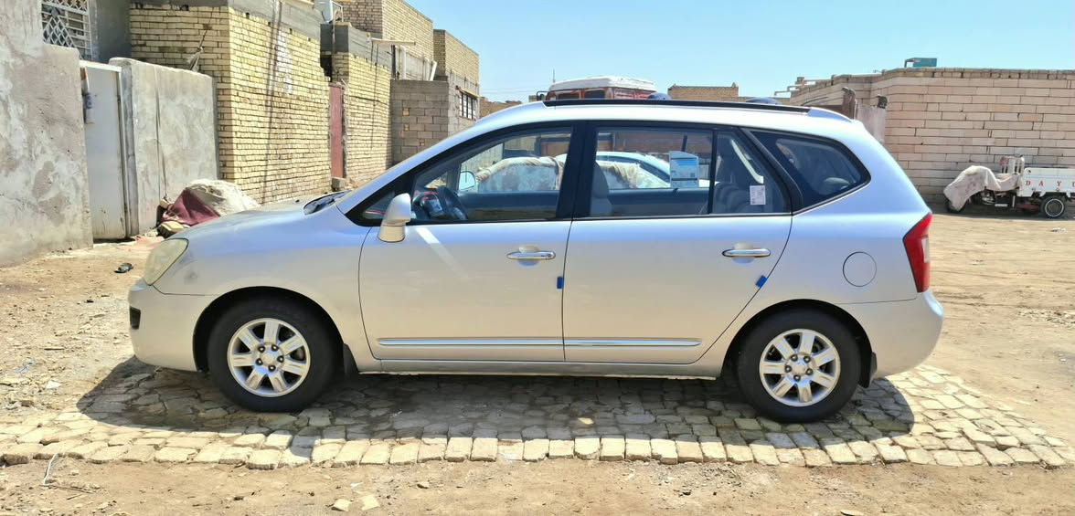 كارنز 2007
رقم بصره دولي سنويه لل30
خليجي بيها صبغ بالجاملغ الامامي الايمن وبيها صبغ بالدوس وذيل الجاملغ الامامي الايسر  
مكينه 2000 دوش ماشيه 201 گير أوتماتيك 7 راكب قطعتين تبريد دواخل بيجي شاشه وكاميرا خلفيه دوارة وحساسات خلفيه جاهزه مكينه وگير كفاله  مكاني بالشطره 
***********
