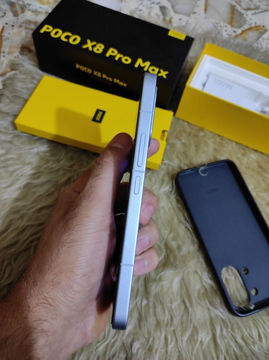 سلام عليكم اخوان جهاز بوكو x8 pro max مكفول نضافه 100 صحه البطاريه 100 كامل ملحقاته ذاكره 512 معروف مواصفاته اخوان من بطاريه 8500 ومعالج فلاكشب 9500s وصوت ستيريو 400/100 ومعروف سعره حاليا بحدود 850 الف للبيع بسعر 675 الف مكاني بغداد مدينه الصدر توصيل ماعندي للاستفسار اخاص او وات ساب ***********
