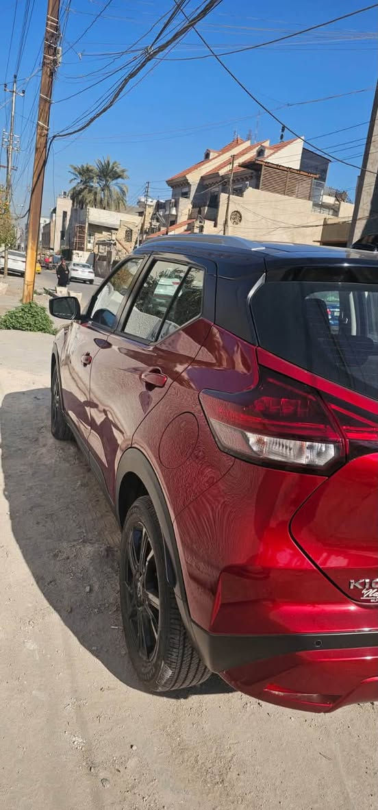 السلام عليكم
📣 للبيع: Nissan Kicks 2023 SV – نظيفة جداً
• الموديل: 2023
• الفئة: SV
وارد امريكي حادث جاملغ وبنيد وصور الحادث موجودة 
• اللون: نفس الصورة المرفقة
• الممشى: حوالي ١٧٠٠٠ ميل فقط
• رقم واحد / استخدام نظيف جداً
🔧 المواصفات:
محرك 1.6 لتر اقتصادي
جير CVT
دفع أمامي
استهلاك وقود ممتاز
شاشة 8 إنش مع Apple CarPlay و Android Auto
سينسرات خلفية + كاميرا رجوع
كروز كونترول
دخول بدون مفتاح (بصمة )
السعر 133ورقة  وبيها مجال
***********
***********
