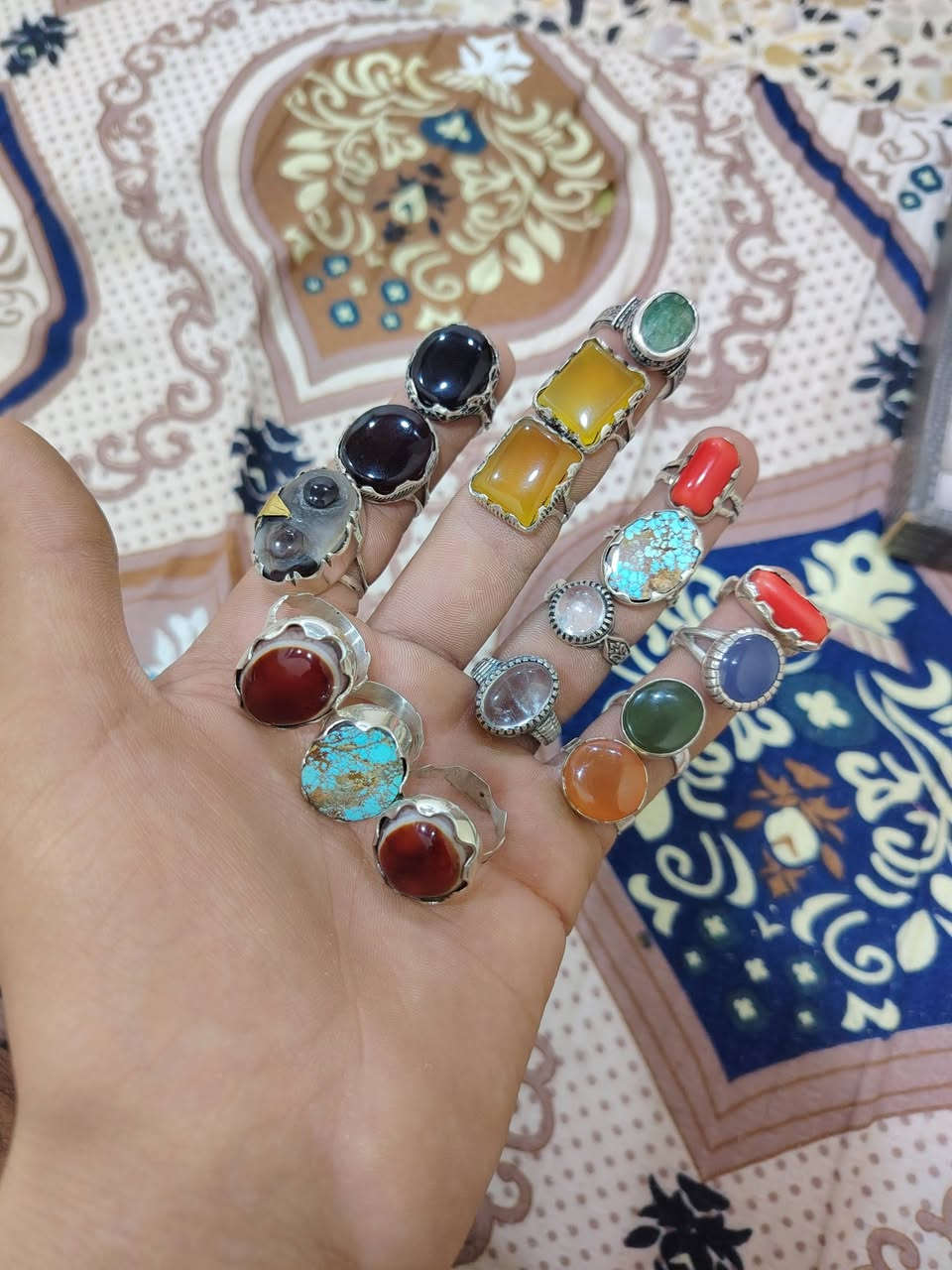 محابس • فضة • ١٧ قطعة