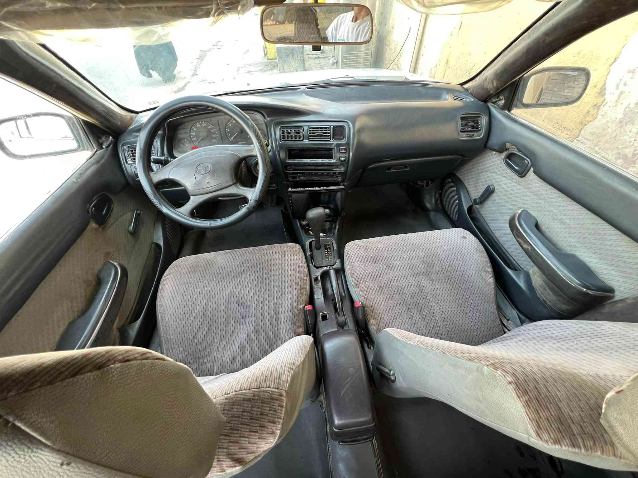 سلام عليكم 
￼ كورولا موديل 1992 
سنويه 2030 تحويل مباشر رقم بغداد 
مثلا ما موضحة بصور سياره بيه رشات مامصبوغ 
كير زين مكينه ناعمه فقط خيط تبخر من القبق 
حداد اماميه 60\100 خلفيه 80/100 
تبريد مابيه داخله حلو 
مكاني ابو الخصيب بهادريه 
السعر 45 
***********
