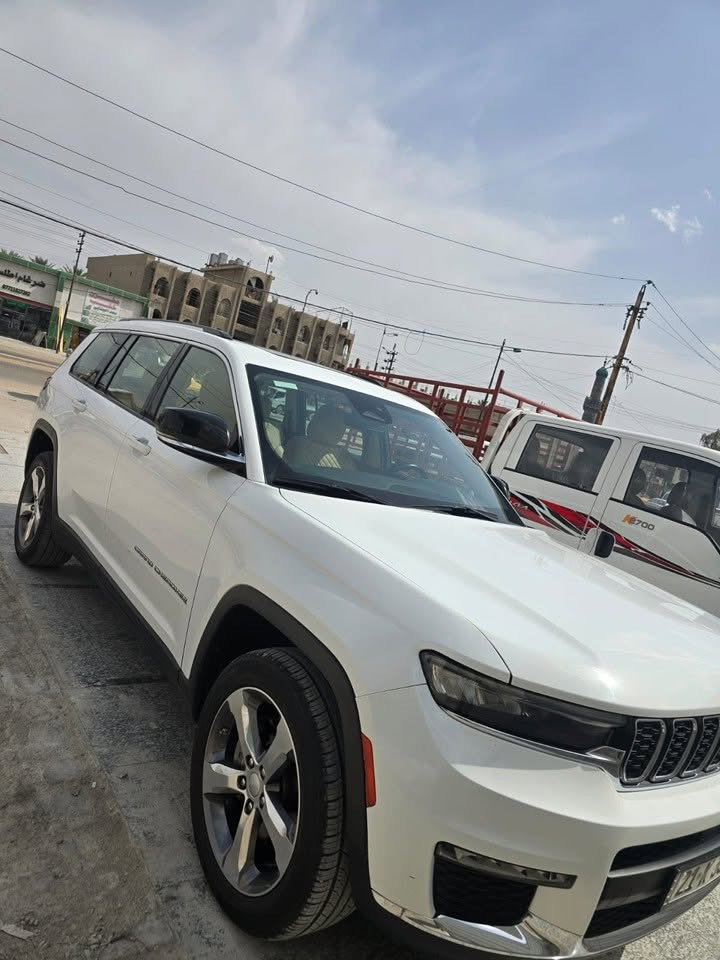 السلام عليكم
جيب 2021 خليجي فول 
لمتد 4x4
كراند شيروكي 
رقم شمالي 
بانورما 
كشنات تدفئة تبريد 
كشنات كهرباء 
كير موس
تدفئة ستيرن 
تشغيل عن بعد 
كامرة خلفية 
ردارتوقف ذاتي 
حساسات 
شفتات
بعد مواصفات الخليجي معروفة 
السعر ٣ شدادت بي مجال 
للاستفسار 
***********

