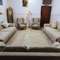 تخم تركي تكمه نظيف جدا القنفات مخزن+سرير 10مقاعد ب275الف وبي مجال المك...