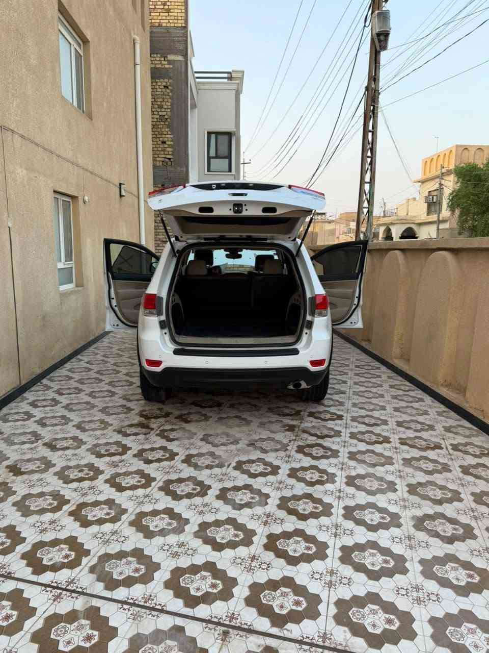السلام عليكم مكلف بالنشر
للبيع فقط 
جيب لاريدو 
jeeb
موديل 2017  اصل اصل رقم نكليزي بسمي هزه جديده سنويه جديده  تو ويل مشروع وطني 
وارد 🌻امريكي السعر 185 $ وبيه مجال قليل 
سونار مرفق لكم في المنشور 
سياره جاهزه من كلشي 
مكاني ذي قار 
الاستفسار اكثر الاتصال على الرقم ***********
