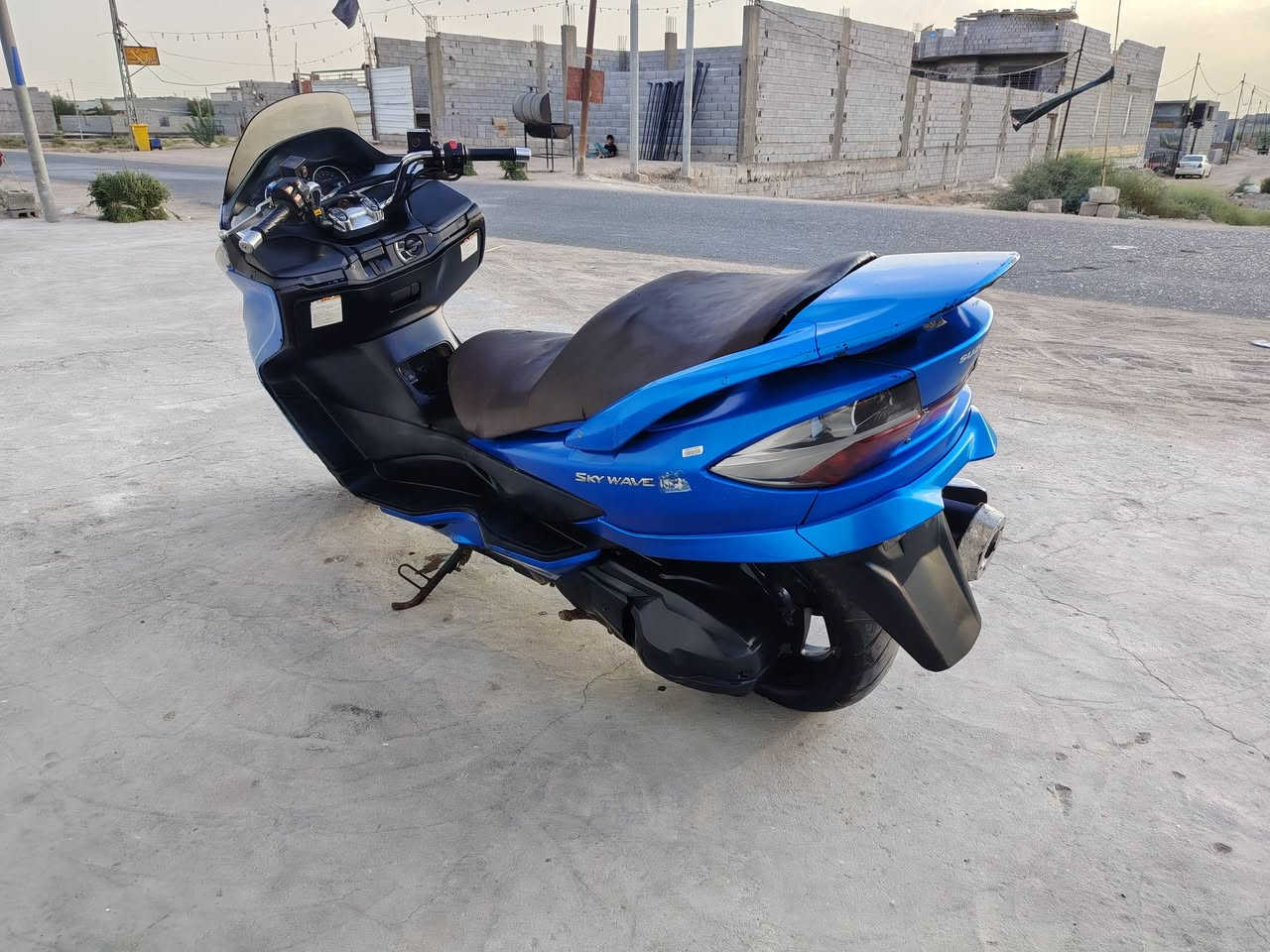 السلام عليكم دراجه سكاي والف جديده بمعنه الكلمه مكينه 400.بصمه كلها على البلاد مكينه ما مفتوحه ابيع عاطله دير بس ما تشتغل على هالوضعيه بيع مستعجل او مراوس السعر 600 الف مكاني بصره كرمه علي ***********
