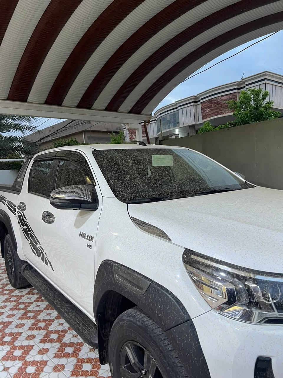 بيكم هايلوكس TRD  SAS  2022
رقم بغداد 
ماشيا km 64
السياره مكفوله من كلشي داخل واخرج 
مكان السياره الانبار _الرمادي 
السعر ٣٤ وبيها مجال
التواصل فقط عل الرقم ***********
