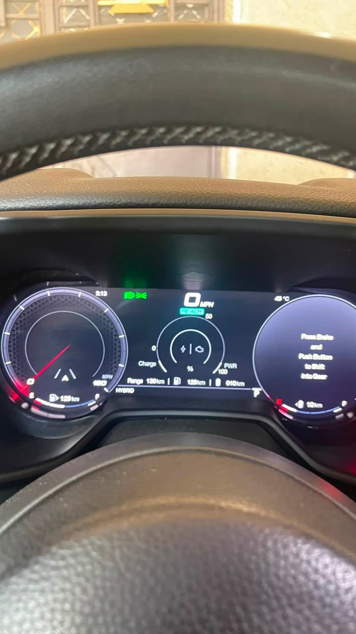 بعد التحيه والسلام 

🔥 للبيع او المراوس– دودج هورنت R/T موديل 2024 🔥

💎 سيارة رياضية هجينة (Plug-in Hybrid) تجمع بين القوة، الأداء، والاقتصاد في استهلاك الوقود.

✅ المواصفات:
• موديل: 2024
• الفئة: R/T
• محرك 4سلندر + محرك كهربائي (Plug-in Hybrid)
• قوة 288 حصان
• دفع رباعي AWD
• ناقل حركة أوتوماتيك 6 سرعات
• ممشى: 66
• اللون الخارجي: ابيض
• الداخلية: أسود

🌟 المواصفات :
• شاشة عدادات رقمية 12.3 إنش
• شاشة معلومات وترفيه 10.25 إنش
• Apple CarPlay وAndroid Auto لاسلكي
• تشغيل بصمة مع مفتاح ذكي
• مثبت سرعة متكيف (Adaptive Cruise Control)
• تحذير مغادرة المسار مع المساعدة على البقاء داخله
• مراقبة النقطة العمياء
• نظام الكبح التلقائي للطوارئ
• كاميرا خلفية
• حساسات اصطفاف
• مكيف أوتوماتيك ثنائي المناطق
• مقاعد رياضية
• أنظمة قيادة متعددة (Hybrid / Electric / Sport / E-Save)
• نظام PowerShot لزيادة الأداء عند التسارع
• مصابيح LED كاملة
• جنوط رياضية ألمنيوم

📌 حالة السيارة:
✔️ فقط جاملغ ايمن 
✔️ السيارة جاهزة ولا تحتاج أي مصروف.

📄 سعرهاب(170) 

رقمي ***********
