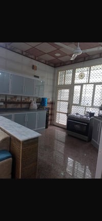 الديوانية أم الخيل • ١٠٠م • طابقين مسلح