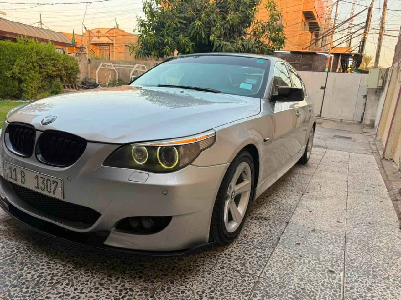 السلام عليكم
Bmw 530i n52  نوزل قصير قبغ اسود
 2007
محدث بالكامل 2010  
مصبوغ بدون دكة جاكوج 
كفاله من الضربة 
بيها كم قطعه صبغ ابيعلك عام 
كت كامل M
مكينه وكير  30   جديد 
مال حاوية قبل شهر شادهن 
صدر امامي خلفي ممتاز 
هزة وفحص جديد تحويل ثاني يوم
شاشة كار بلي اصلي 
تحكم ماوس  
داخل بيجي فتحة سقف سلايت 
السيارة جاهزة وبدون برغي نقص 
وهواي مصروف عليها 
115 السعر 
***********
