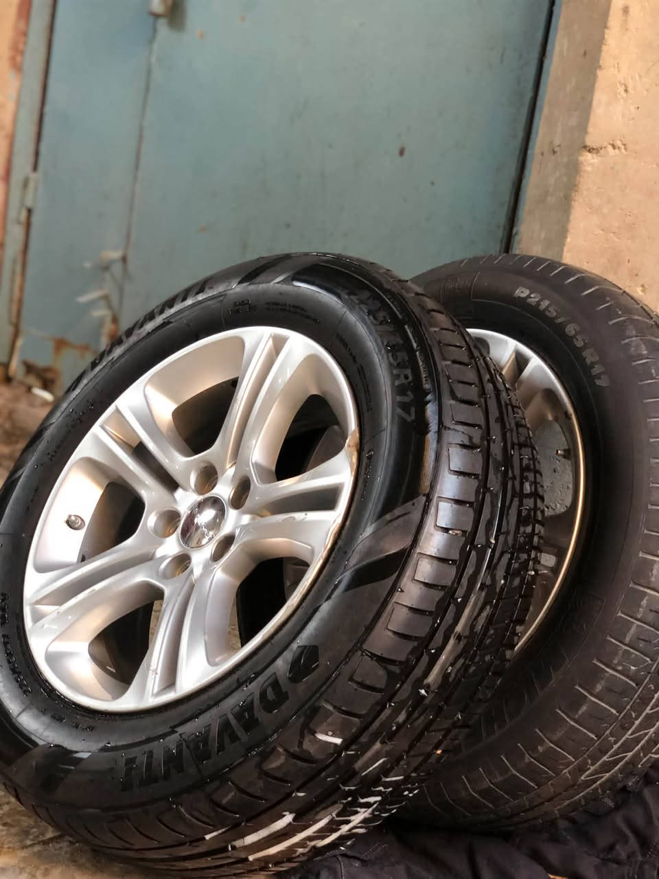 سلام عليكم 
ويل جارجر + تاير + حساس تاير  
العدد( 2) النضافه ٩٠٪؜ 
للبيع السعر 200 الف وبيهن مجال حك الجيه 
[ *********** ]
