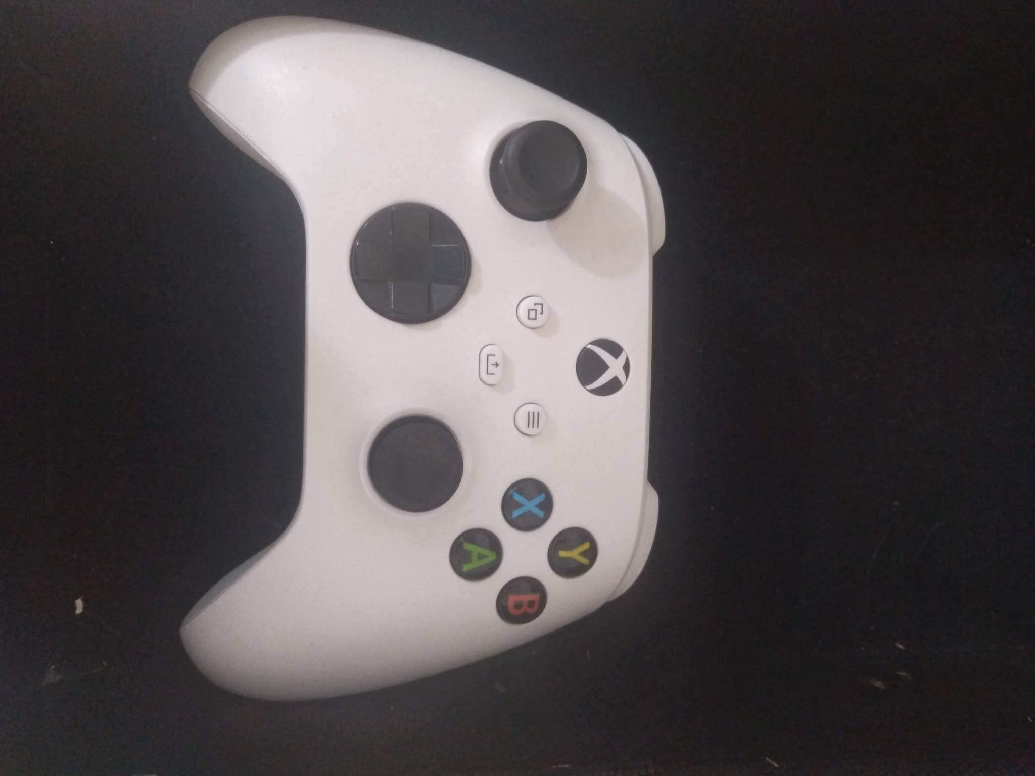 اكس بوكس سيريز S • درفت D-pad • يد بيضاء
