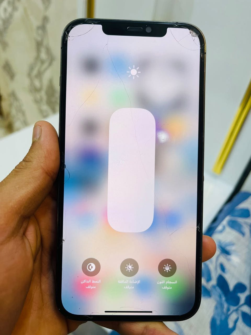 السلام عليكم أيفون 12مكفول مبدل بس ضهر السعر 400. ***********📞

نص مكتوب في الصور:
- 12:51
- حالة البطارية والشحن
- البطارية
- كما هو الحال مع البطاريات القابلة لإعادة الشحن، بطارية الهاتف قابلة للاستهلاك وتصبح أقل فاعلية مع الوقت. معرفة المزيد...
- 82%
- الحد الأقصى للقدرة
- هذا قياس لقدرة البطارية مقارنة بقدرتها عندما كانت جديدة. قد تتسبب القدرة المنخفضة بتقليل ساعات الاستخدام بين عملية الشحن والأخرى.
- أقصى قدرة للأداء
- ستساعد الأنظمة المضمنة في النظام والمكونات في تخفيف آثار الأداء التي قد تلاحظها أثناء التقدم الكيميائي في عمر بطارية iPhone.
- شحن البطارية المحسن
- للحد من استنزاف عمر البطارية، يتعلم الـ iPhone من عادات الشحن اليومية، بحيث ينتظر ولا يتجاوز %80 حتى يحين موعد حاجتك إلى استخدامه.
- الشحن بالطاقة النظيفة
- في منطقتك، سيحاول iPhone التقليل من البصمة الكربونية من خلال انتقاء وقت الشحن الذي تتوفر فيه كهرباء بانبعاثات كربونية منخفضة. يتعلم iPhone من عادات الشحن اليومية، بحيث لا يشحن بالكامل حتى يحين موعد حاجتك إلى استخدامه. معرفة المزيد...