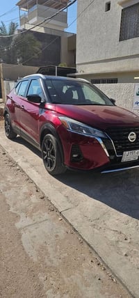 📣 للبيع: Nissan Kicks 2023 SV – نظيفة جداً • الموديل: 2023 • الفئة: SV...