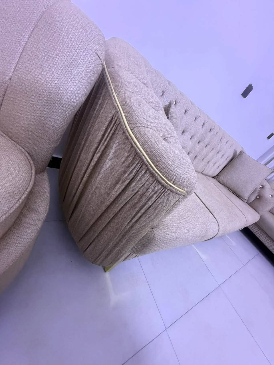 سلام عليكم تخم للبيع استعمال قليل 
سعره ٥٥٠مكان الدوره 
***********
