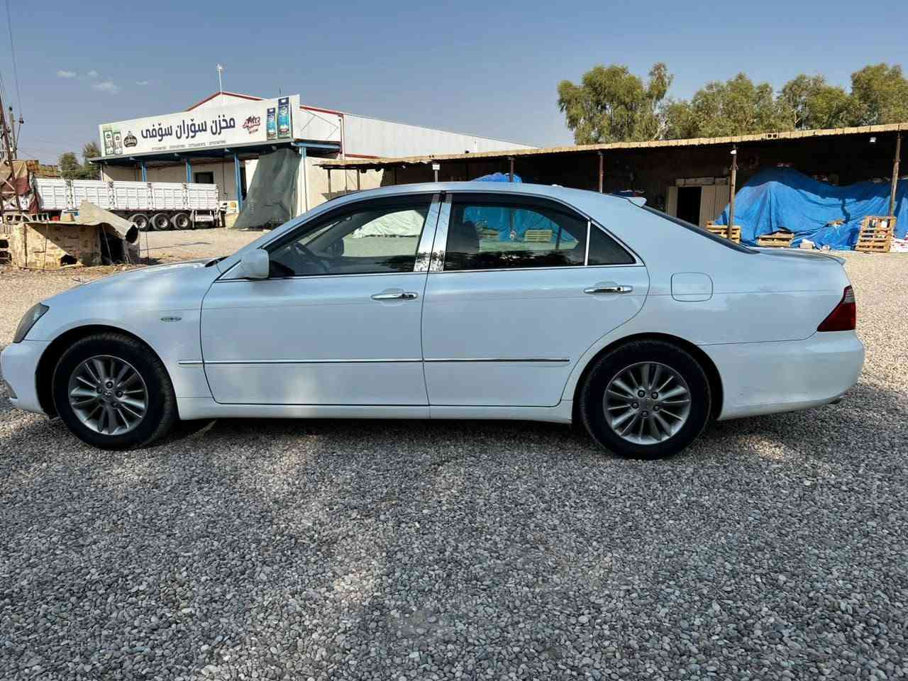 بەناوی خوای گەورە 
شاهینە 2006 ڕۆیاڵ
موس موس
سێ دوگمە ناوزەرد 
182 بێ دوکەڵ تازە سێرڤس کراوە 
چوار تایەو ویلی لۆکی لەژێرە شوێن موسەکانی چاک کراوە
تەبرید ساردو گەرم بەشەرت بێ دەعمو لێ دراوی سەیارەکە زۆر تازەو جوان ماوەتەوە هەمو مەسرەفێکی کراوە بەشەرتی گێڕو مەکینەو سەقفو کەڤەرو هەمو شتێک 
سعری 70 گەڵاو مەعامەلە 
***********

