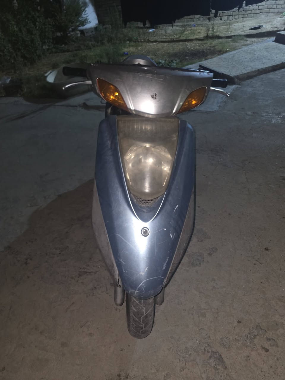 ابريز للبيع دراجه نضيفه ومكينه برغي مامفتوح بيه دراجه نضيفه وحلوه بس يرادله ترتيبات شلعته حلوه السعر 600 وبيه مجال حك جيه هاذ رقم بي واتساب ***********
