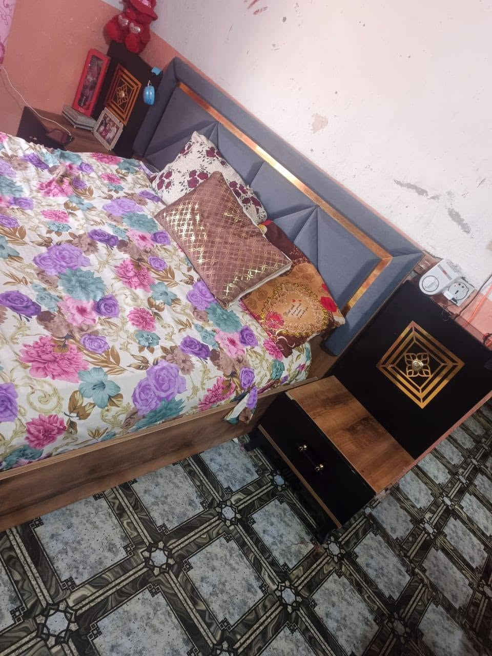 غرفه تركيه 5قطع للبيع ضرر بسيط سعرها ٢٢٥ وبي مجال بسيط
ديالى منطقه هبهب. اللقمانيه قرب(محطة) بانزينخانه عين الشمس
***********
***********
