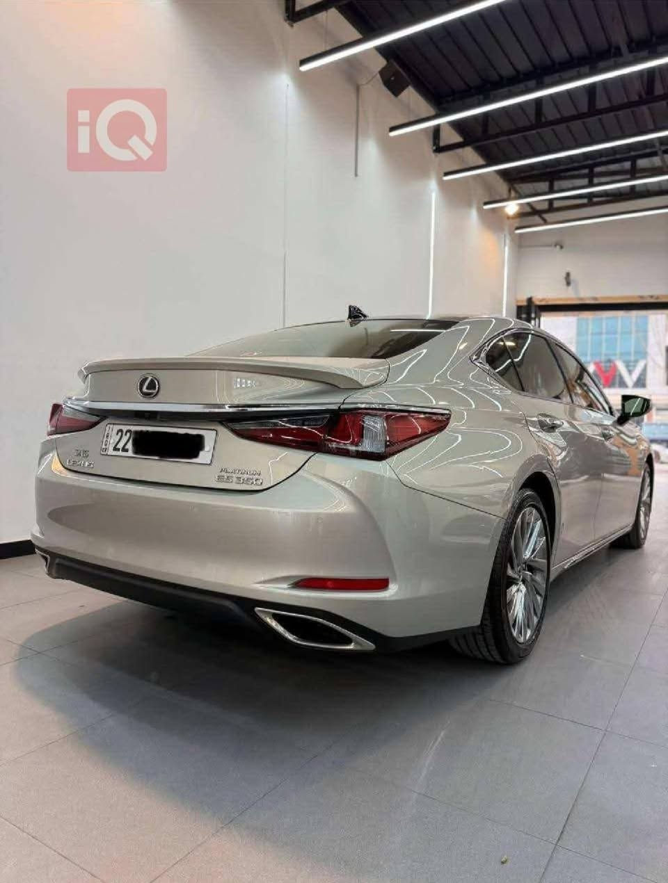ES350 بلاتنيوم • موديل ٢٠٢٣ • ١٨٠٠٠ كم