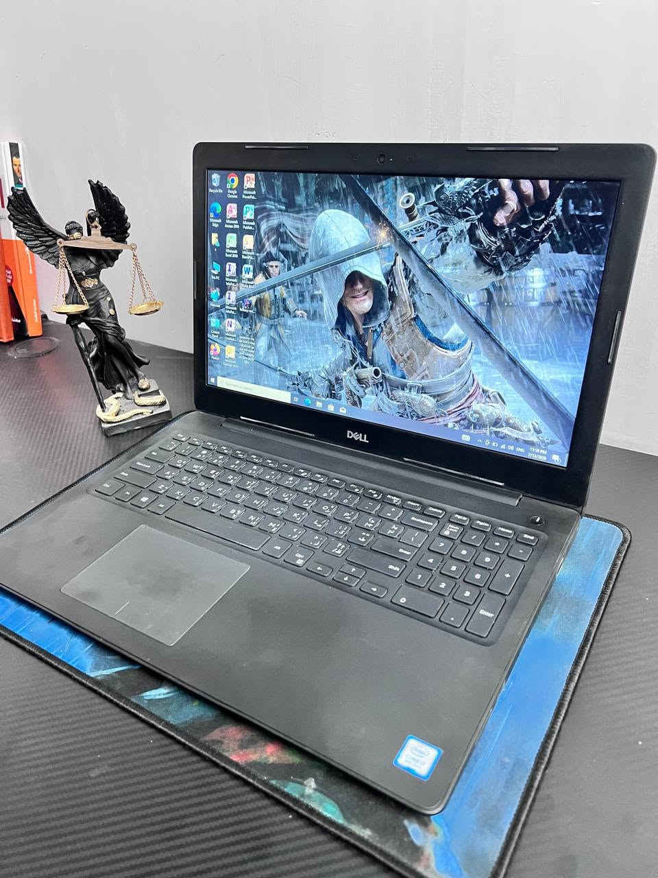 كطالب جامعي هذا اللابتوب راح يخدمك
يجي بكرت شاشة خارجي 2GB مخصص للبرامج الاحترافية 

Dell - فئة رجال الاعمال

• Intel Core i7 - 8550U - معالج

• AMD 530 - 2GB  مناسب للألعاب المتوسطة والبرامج

• Intel UHD GRAPHICS 4GB - كرت شاشة داخلي 

• 8GB DDR4 RAM - قابل للزيادة لحد 64 كيكا

• 256GB M.2 NVMe - تخزين قابل للزيادة

• 15.6 inch SCREEN - شاشة بحجم مثالي والوانها تخبل

--نحافة وخفة وزن اللابتوب كلش مناسبة--

🔰مع الملحقات : شاحنة + ماوس كيمنك RGB  وماوس باد وحقيبة🔰

🟩ضمان 10 ايام من اي خلل استبدال 🟩

🪙سعر اللابتوب: 355 الف دينار 

توصيل جميع محافظات العراق 5 الف 

☢️واتس: ***********☢️

نص مكتوب في الصور:
- Task Manager
- File Options View
- Processes Performance App history Startup Users Details Services
- CPU
- 0% 0.9GHz
- Memory
- 2.3/7.9 GB (29%)
- Disk 0 (C:)
- SSD
- 0%
- Wi-Fi
- S: 0 R: 0 Kbps
- GPU 0
- Intel(R) UHD Grap...
- GPU 1
- Radeon (TM) 530
- Intel(R) Core(TM) i7-8550U CPU @ 1.80GHz
- % Utilization
- 100%
- 60 seconds
- Utilization
- Speed
- 0.95 GHz
- Base speed:
- Sockets:
- Cores:
- Logical processors:
- Virtualization:
- L1 cache:
- L2 cache:
- L3 cache:
- 1.99 GHz
- 1
- 4
- 8
- Enabled
- 256 KB
- 1.0 MB
- 8.0 MB
- Processes
- 135
- Threads
- 1261
- Handles
- 52500
- Up time
- 0:20:43:49
- Fewer details
- Open Resource Monitor