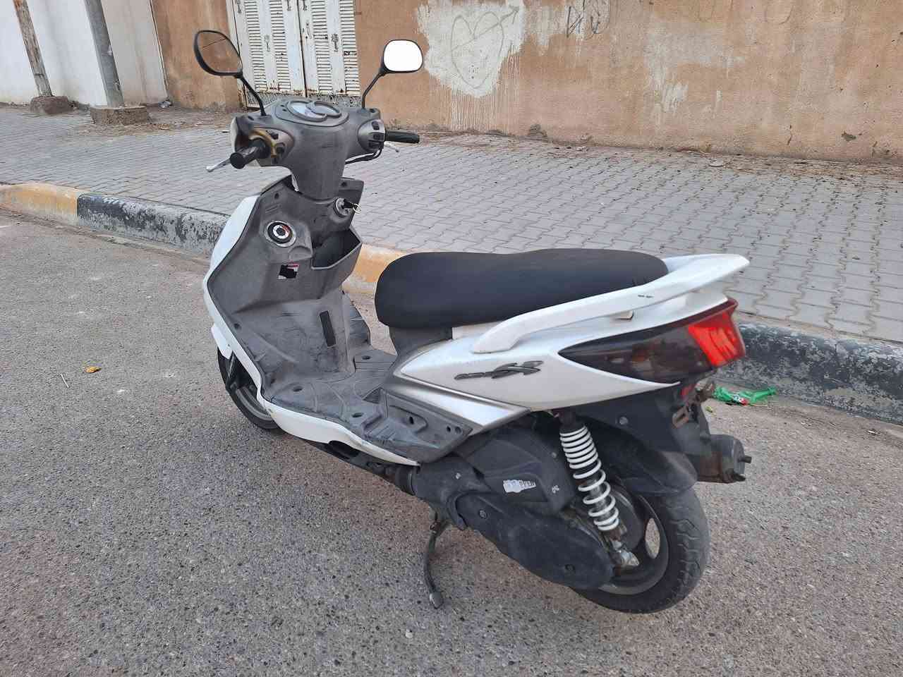 للبيع سكنس فحل نوزل مكينه مكفوله كهربائيّات كلها شغال كيج بانزين سرعه كله شغال السعر 675 وبيها مجال للشراي المكان بعقوبه التحرير للاتصال بلرقم ***********

