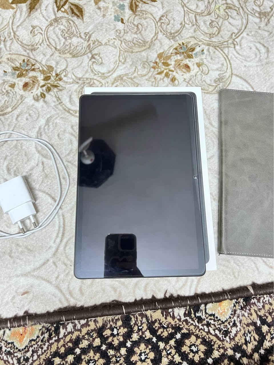 ايباد Redmi Pad SE 11
كلش كلش نظيف مابيها اي عيب 
بطارية فول
256كيكا 
8 رام 
للدراسة و العاب كلشي يدعم كلشي 
وياها شاحينه 
وكفر هم 
السعر 225 
و بيها مجال للشراء 
رقم موبايل *********** كركوك, العراق
