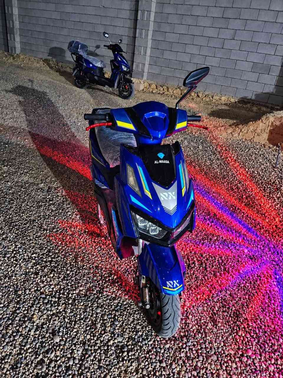 ماتروكس للبيع موديل 25ملف 2000 6بطاريات مسطره شغال مابي نقص بطاريات متوسطه قوتها السعر500وبي مجال مكاني الرمادي
***********

نص مكتوب في الصور:
- HONOR X9c