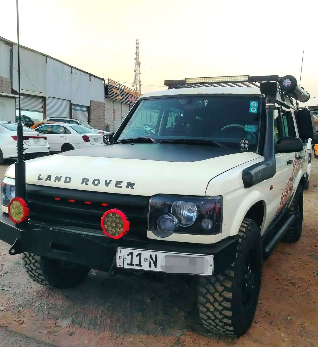 للبيع او المراوس حسب
lLand Rover Discovery2 #TD5 disel 2.5
موديل 2000 جديدة وجاهزة .... 
للمعلومات الاتصال او المراسلة *********** واتساب موجود ايضًا ...  #السعر 125$
