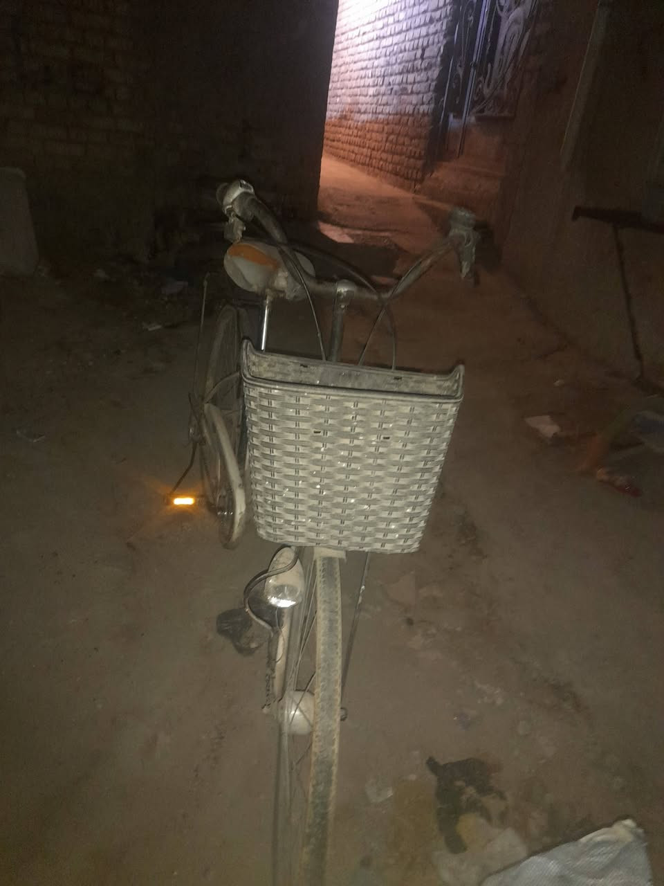 باسكل مستعمل البيع يتحمل أوزان باسكل   يحتاجلة تنضيف ترتيب سعرة 60 الف مكاني كريعات قرب حسينية زهراء مراسل فقط وتساب***********‎
