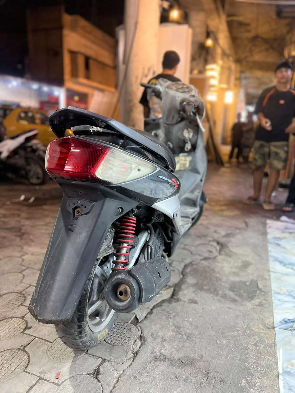 السلام عليكم
دراجة سكنس فحل نوزل ياباني خطين قبق نفخ
مكفوله كفاله عامة السعر1200 شراي تصل ع رقم ***********
