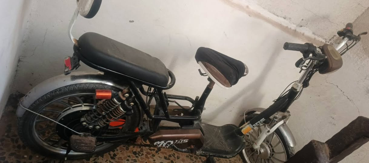 بايسكل شحن للبيع بدون بطاريات كفر بطاريات موجود يرادله بطاريات نضيف كل شيء مابي سعره ١٠٠ كربلاء كنطره السلام *********** كربلاء, العراق
