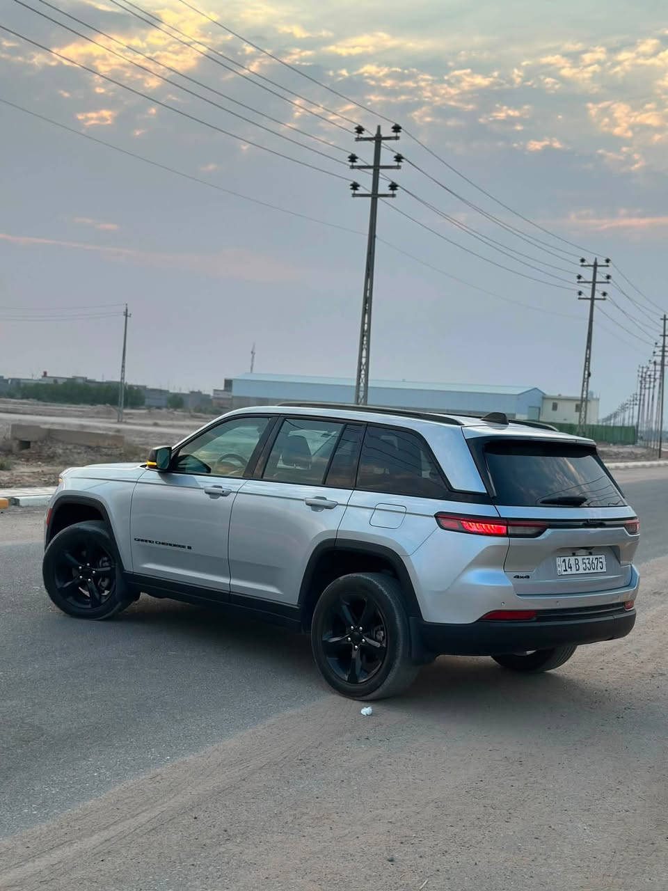 جيب كراند شيروكي التيتيود بلاك ادشن .
الموديل : 2024 . (وارد امريكي) .
293hp . V6. 3.6L : المحرك
العداد : 24 الف كيلو متر .
المواصفات :
* 5 راكب .
﻿﻿دفع رباعي 4x4 .
﻿﻿رادار امامي مع مانع تصادم .
﻿﻿تحذير الخروج عن المسار .
﻿﻿تحذير النقطة عمياء .
نظام تحذير عند التقاطعات.
* شاحن موبايل وايرلس.
* ويل قياس 20 انج .
* فتحة سقف .
* لوحة القيادة بقياس 12 أنج.
* كير شفتر بالستيرن .
* كاميرا خلفية.
*شاشة متوسطة 8.1 أنج
* المصابيح الأمامية زنون .
* كشافات الضباب زنون،
* دخول ذكي.
الصندوق الخلفي كهربائي .
﻿﻿فرش المقصورة الداخلية من الجلد والشاموا .
﻿﻿مقعد السائق كهربائي .
﻿﻿المقاعد الأمامية تدفئة .
﻿﻿حساسات خلفية .
﻿﻿دوسات جانبية .
﻿﻿مكيف خلفي .
﻿﻿تدفئة مقود القيادة .
﻿﻿مانع تصادم خلفي .
﻿﻿بلوتوث تلفون .
⭕️ مكاني البصرة
رقم كتاب شهداء
***********
