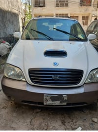 من رخصة الاداره كيا كرنفال موديل ٢٠٠٠ كاز اتوماتيك ٤ سلندر سوبر رقم بغ...
