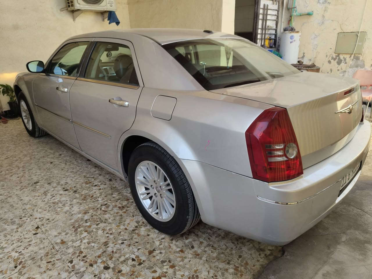 السلام عليكم اوبامه مديل 10 اصل 4 جوكات مكينه 3500 بسمي رقم بغداد دولي سنويه لل 28 مصفره غرامات مكينه كير حداده كفاله تبريد ثلج طخم تاير ابو الورده 4 ويلات جدد باتري جديد لايت زنون كل نقص مابيه مال جناي  السونار ويه الصور مكان السياره ميسان مركز المدينه السعر 120 وبيه مجال للشراي كاتب كل التفصيل اقره وتصل وتدلل ***********
