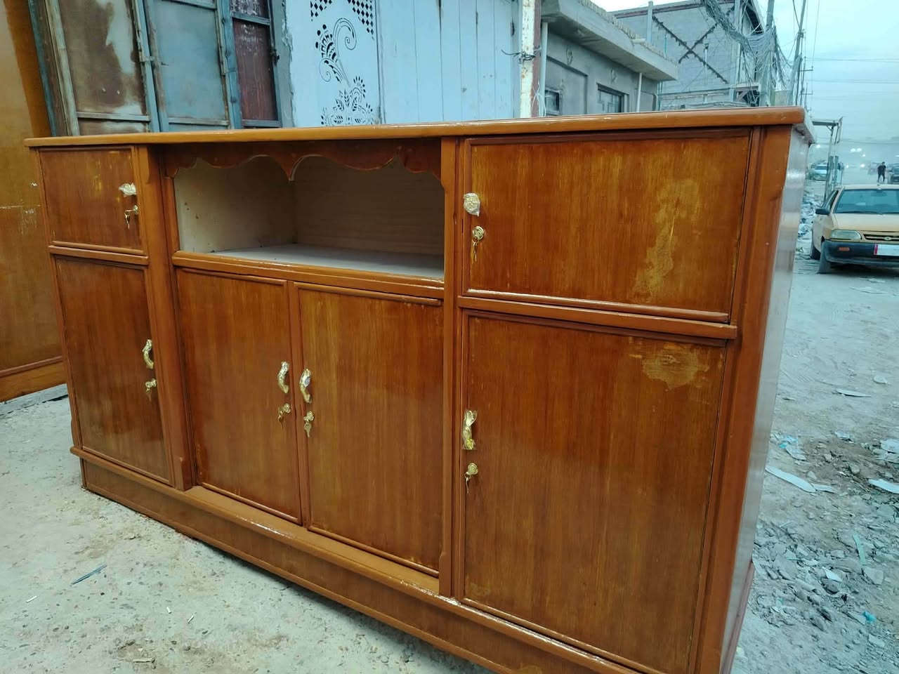 بوفيه ٤باب مترين ونص 
نجارية بركات الزهراء (ع) 
بيع/شراء/تصليح / تزكام/بوفيات /كناتير/غرف نوم/اقفاصه /جديد / مستعمل/عنوان وره ملعب النجف الجديد شارع جامعه الكفيل ***********
كلمن وسعرها
