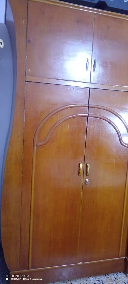 غرفة نوم للبيع السعر الاتصال بي على الرقم *********** العنوان بعقوبة منطقة السادة
