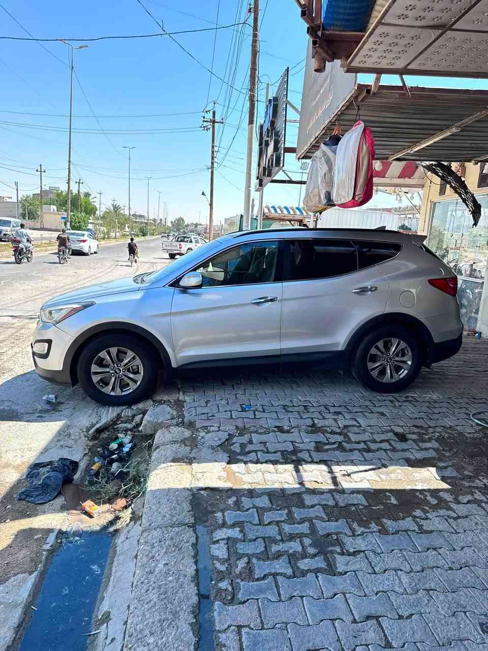 سلام عليكم 
سنتافي ١٦ وراد امريكي فول موصفات للأخير 
جنطه كهرباء 
كشنات جلد 
كشنين كهرباء 
كشنات خلفيه تدفئه
كشنات إماميه تدفئه تبريد 
قطعتين تبريد 
بنراما 
بردات خلفيه 
رادارات 
ستيرن تدفئه 
شاشه 
حساس امامي خلفي 
مانع تزحلق 
٥ راكب 
٤ سلندر ٢٤٠٠ 
رقم بغداد الجديد 
ماشيه ٩٤ الف حقيقي 
سياره داخله للعراق كلين ب العراق صار بيه نص بنيد صبغ فقط سياره جاهزه على آخر حبايه واحلى من الصور 
السعر ١٣٥ وبيه مجال قليل 
مكان السياره الديوانيه 
***********
