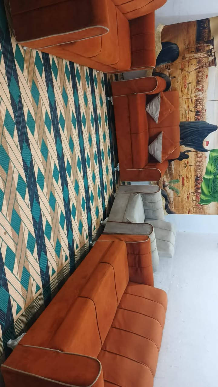 تخم 9مقاعد جديد كلش اي ضررمابي نضيف جد سعره 190يوجد توصيل داخل كربلاء ***********
