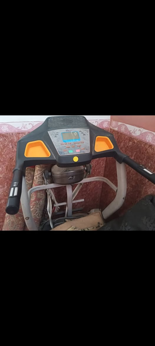 جهاز ركض ماعرف شنو العطل بيه ابيع هيج  قيم بمايرضي الله وتعال أخذه   ***********
