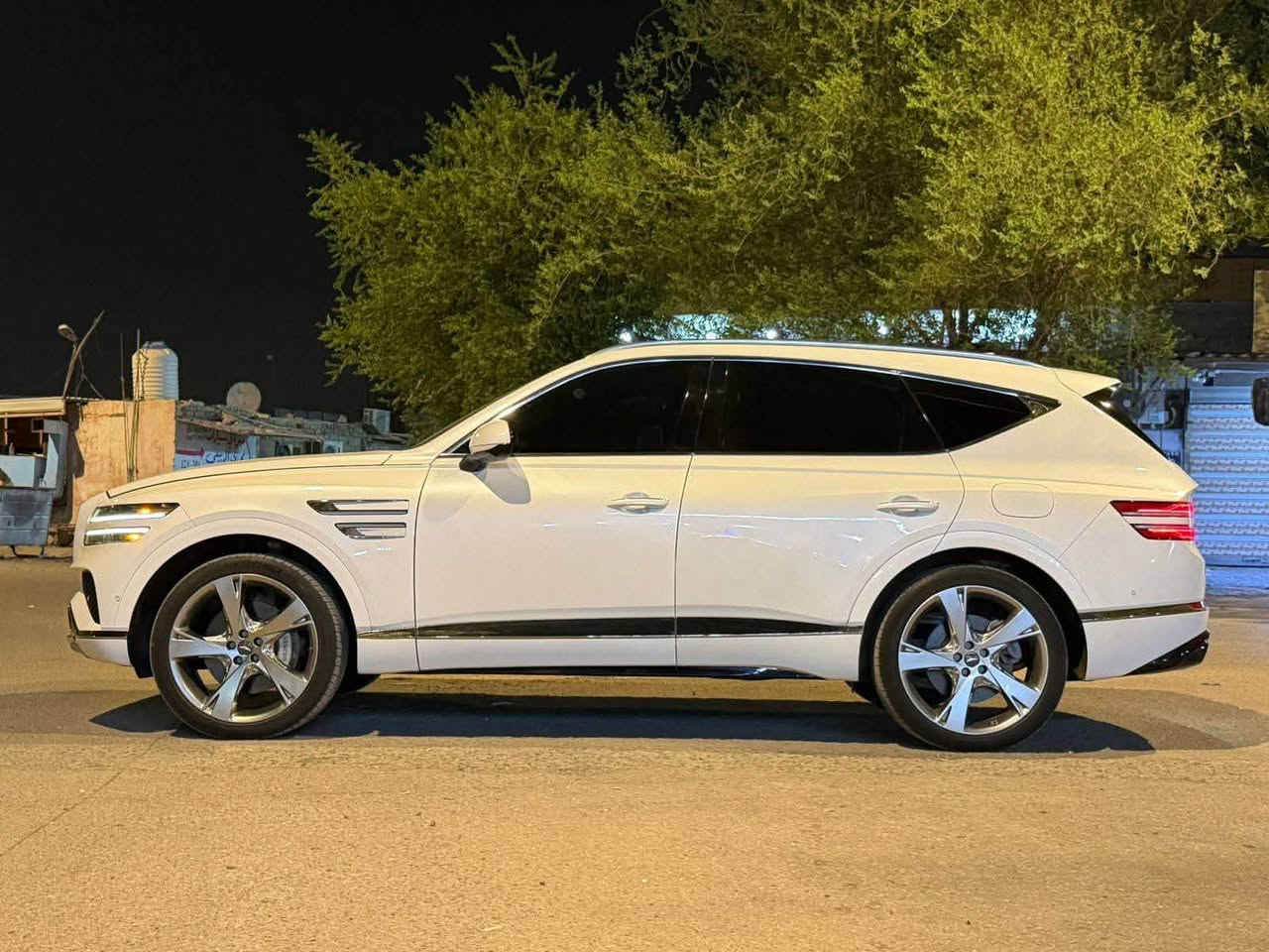 جينسس GV80 – Prestige  Signature 2023  
برستيج أعلى فئة بالجينيسس رقم بغداد
والسيارة مميزة جدا اربع ركاب VIP 
اللون مميز : أبيض مات
ماشيه : 63 الف كيلو
المواصفات :
• محرك 3.5 لتر Twin Turbo V6
•  المساج  مقاعد تبريد   تدفئه
... موصفات برستيج كثيرة جدا لا يمكن ذكرها
السياره تسير  بالبصمه للامام والخلف 
حادثه فقط دعاميه اماميه وايرباك الدرگه فقط

(((السياره مكفوله من الدعاميه للدعامية بدون صبغ ولا بارد ولا تكحيل ولاشاصي ولا لغد)))

السياره مغلفه تغليف مات ب ١٦ ورقه

مكاني في بغداد
اتصل وتدلل
 ***********
