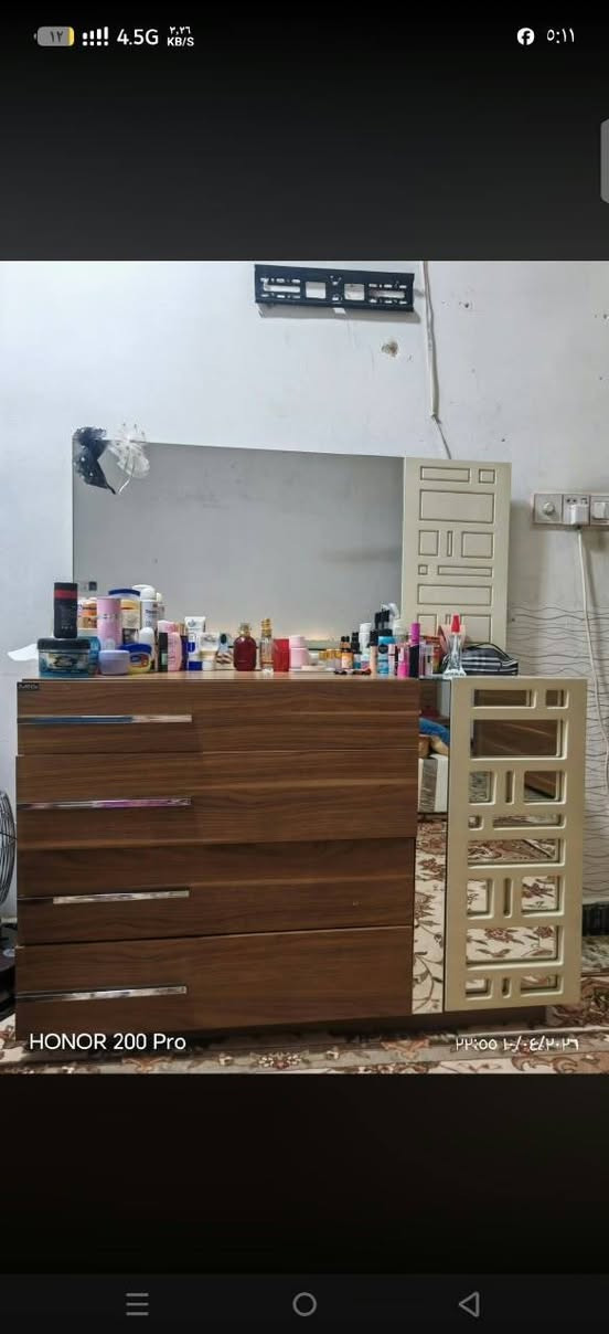 غرفة نوم • بحالة جيدة • بلكريعات