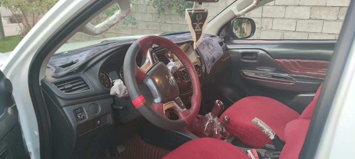 ميتسوبيشي L200 • ٢٠٢٣ • ٤٣٠٠٠ كم